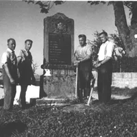 1959krdenkm1.jpg