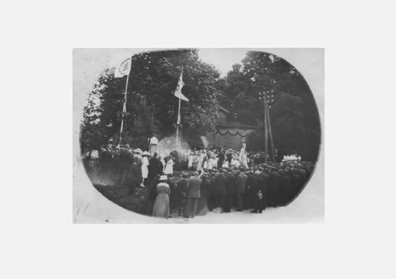 1921_Kriegerdenkmalweihe (1).jpg